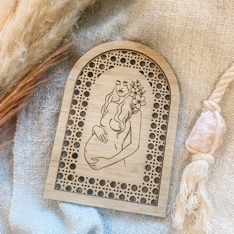 Rattan Pregnant Mumma Plaque - The Confetti Gift Co